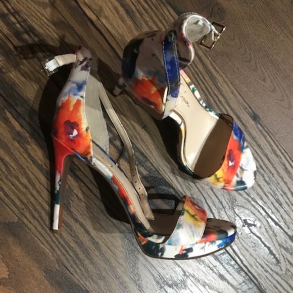 Stunning Floral Platform Ankle Strap Shoes - Jessica Simpson - Like New - Picture 4 of 7